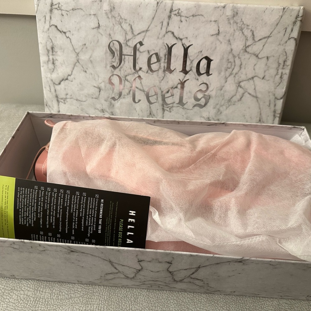 Hella Heels Plastique Lip Kits-Candy Shop Color; Size US7; 8” Heel
